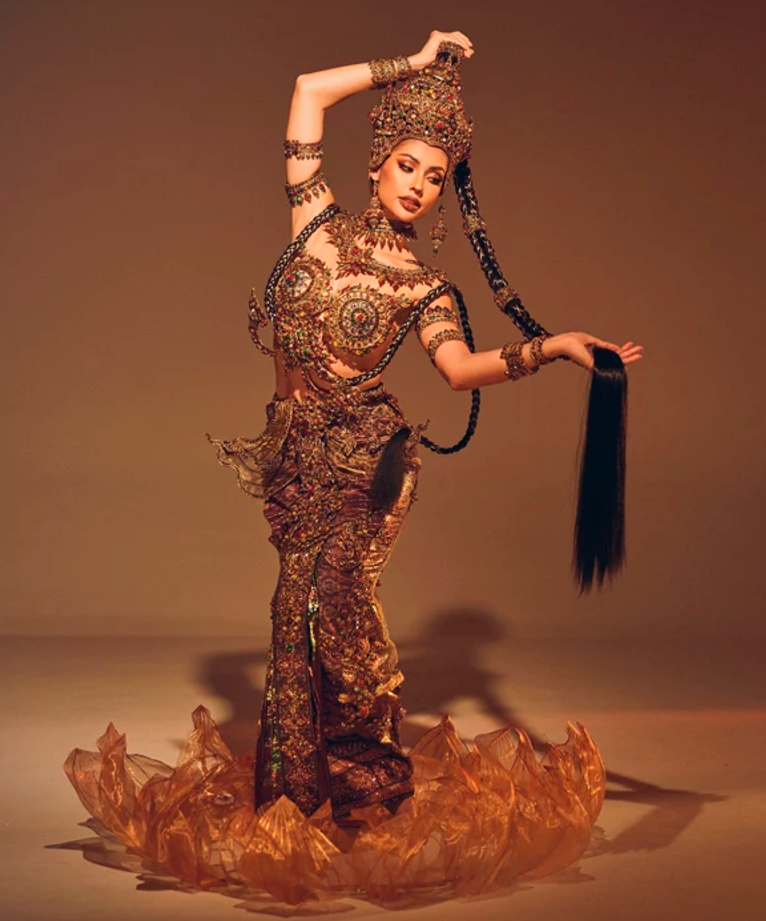 Антония в костюме Богини Аюттхайи на конкурсе красоты Мисс Вселенная 2023. Изображение The Nation 